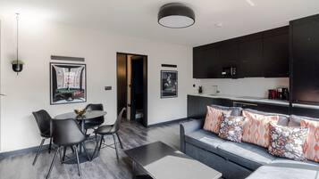 Lejlighed - flere senge - køkken - byudsigt (Old Compton 2) | Interiør