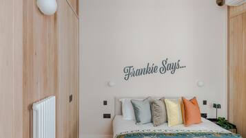 Apartment, 1 King Bed with Sofa bed, Kitchen, City View (Brewer St A)