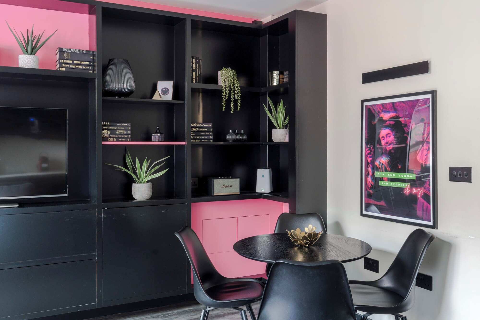 Lejlighed - flere senge - køkken - byudsigt (Old Compton 1) | Spiseområde