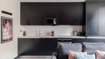 Lejlighed - flere senge - køkken - byudsigt (Old Compton 1) | Interiør