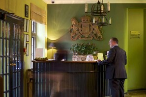 Lobby - The Hare And Hounds (Tetbury)