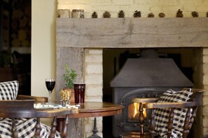 Dining - The Hare And Hounds (Tetbury)