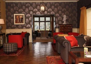 Interior - The Hare And Hounds (Tetbury)