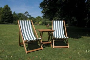 Property grounds - The Hare And Hounds (Tetbury)