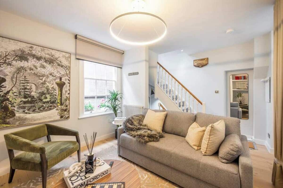 Ferienhaus, Mehrere Betten, Haustiere nicht gestattet, Stadtblick (Goodwins Court) | Wohnbereich