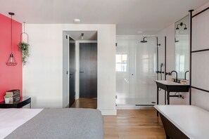 Apartment, Multiple Beds, Terrace, City View (Long Acre 3) | 3 bedrooms, individually decorated, individually furnished, bed sheets - The Acre Penthouse - Covent Garden - by Frankie (London)