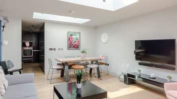 Apartamento, varias camas, terraza, vistas a la ciudad (Long Acre 3) | Zona de estar