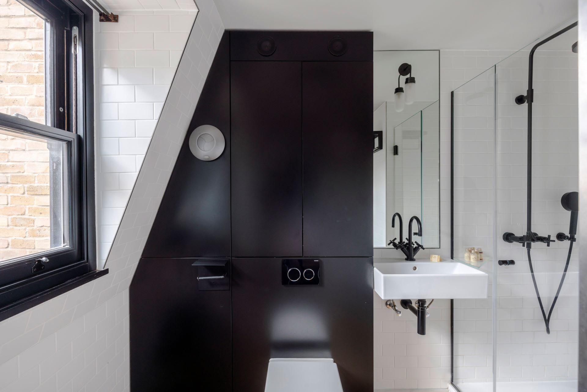 Apartment, Multiple Beds, Terrace, City View (Long Acre 3) | Bathroom | Towels