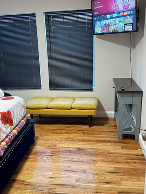 Unclassified image, 4 of 19, button - Cozy 3-bedroom house in perfect Newark with cool AC/HEAT and comfort (Newark)