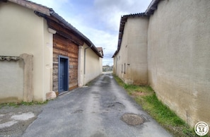 Unclassified image, 2 of 15, button - Le Challois - SAINT DIDIER SUR CHALARONNE (SAINT DIDIER SUR CHALARONNE)