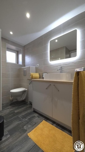 Unclassified image, 3 of 15, button - Le Challois - SAINT DIDIER SUR CHALARONNE (SAINT DIDIER SUR CHALARONNE)