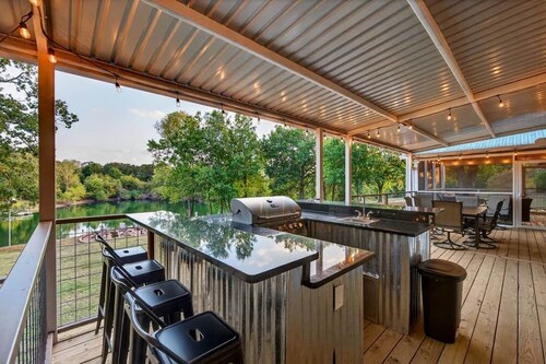 Lake Texoma Retreat – Hot Tub, Fishing Pond, Fire Pit