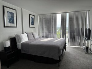 1 bedroom, Internet, bed sheets - Charming 1-bedroom apartment with AC in Fort Lauderdale at Ocean Manor (Fort Lauderdale)
