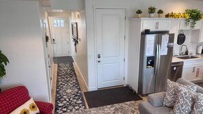 Interior - Paradise Townhome Retreat One 3BR Plus 2 half bath Boat Parking 1Block to Marina (Garden City)