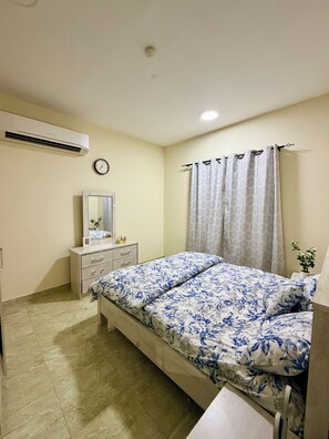 2 dormitorios, tabla de planchar con plancha, wifi y ropa de cama