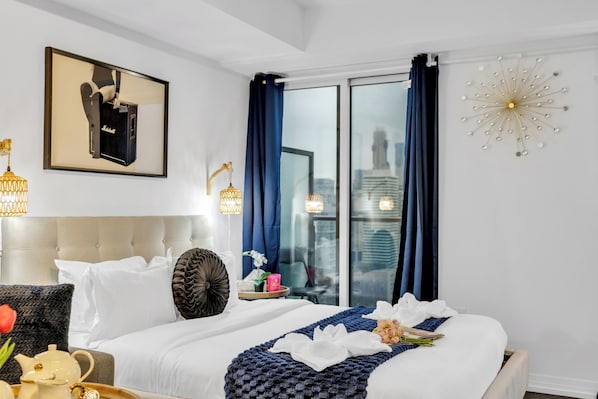 Con stile personalizzato, con arredamento individuale, una scrivania