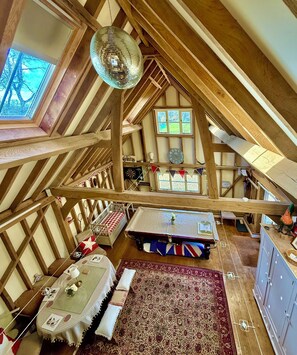 Unclassified image, 5 of 16, button - Luxurious Country Barn in an area Listed for its Outstanding Natural Beauty. (Tadley)