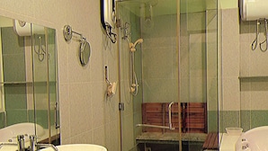 Hårføner, håndklær, såpe og toalettpapir