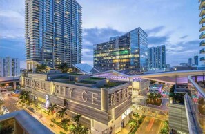 Exterior - Suite SLS Lux Brickell City Views (Miami)