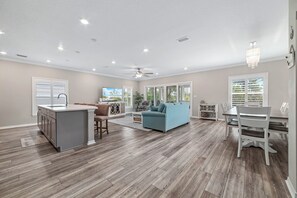 TV - Salt & Pine at Lost Key Golf & Beach Club | Dog-Friendly | My Beach Getaways (Pensacola)