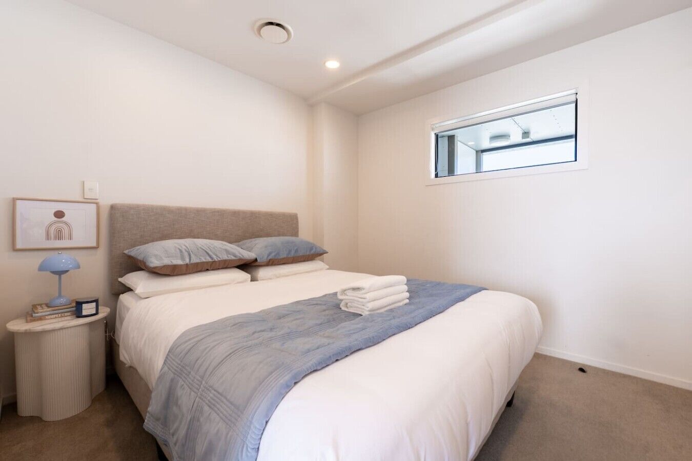 Iron/ironing board, WiFi (free), bed sheets