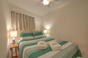 1 bedroom, iron/ironing board, Internet, bed sheets - Ocean View Retreat - Just Steps from the Beach (Hilton Head Island)