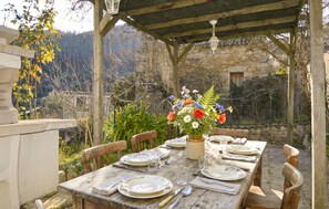 Outdoor dining - MAISON TYPIQUE DE VILLAGE (LOPIGNA)