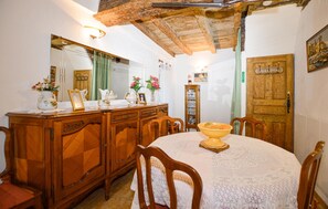 Dining - MAISON TYPIQUE DE VILLAGE (LOPIGNA)