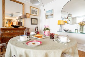 Dining - Appartement Dominique - Welkeys (Paris)