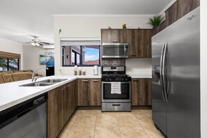 Fridge, microwave, oven, stovetop - Tebenki Retreat - Entire House (Boegoeroei)