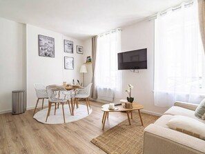 صورة غير مصنفة، 3 من 20، زرّ