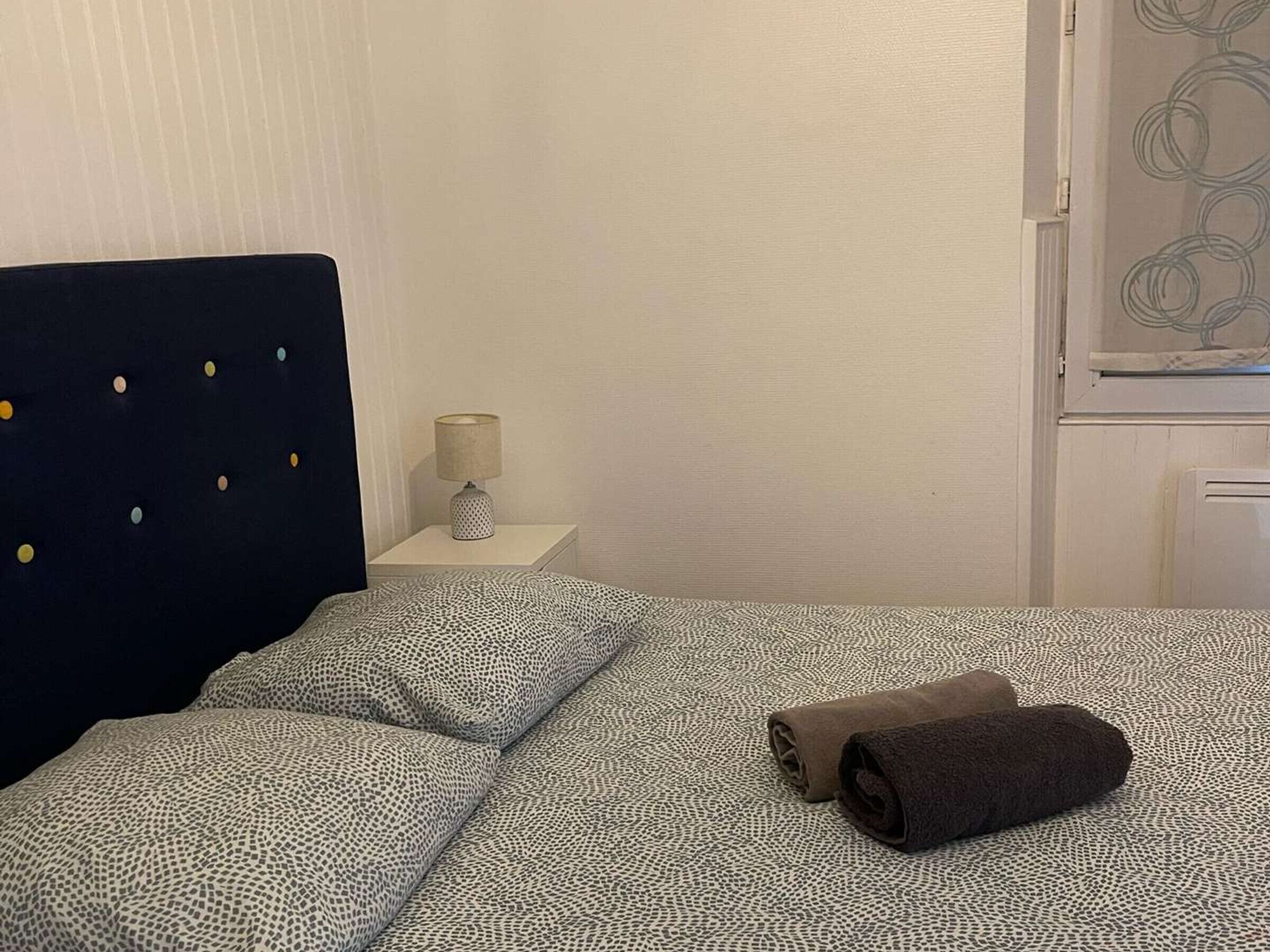 1 quarto, Wi-Fi de cortesia, roupa de cama