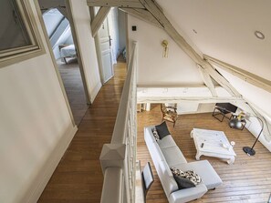 صورة غير مصنفة، 5 من 28، زرّ