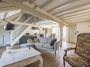 TV - Modern Apartment with 2 Bedrooms in Reims (Reims)