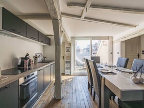 Kühlschrank, Mikrowelle, Ofen, Geschirrspüler