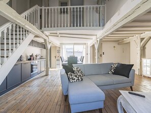 صورة غير مصنفة، 2 من 28، زرّ