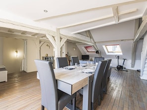 صورة غير مصنفة، 3 من 28، زرّ