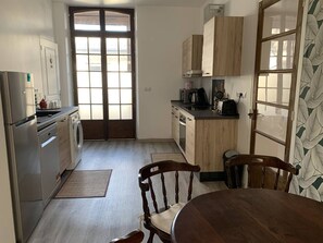 صورة غير مصنفة، 3 من 18، زرّ