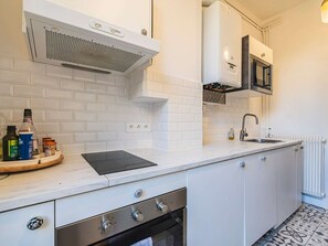 Frigorifero, microonde, forno, lavastoviglie