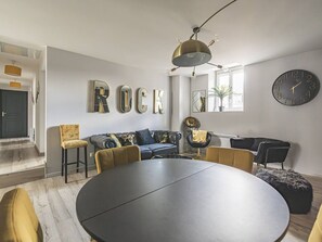 Interior - Exquisite Apartment in the Heart of Reims (Reims)