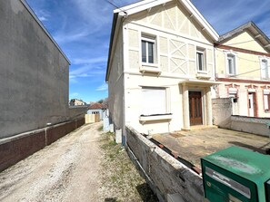 Unclassified image, 4 of 8, button - Cozy Maisonette in St-Dizier with Parking (Saint-Dizier)