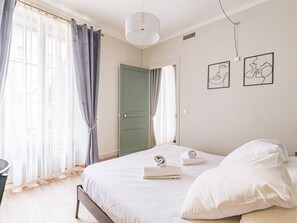 Unclassified image, 5 of 19, button - Stylish Apartment in Reims with Wi-Fi (Reims)