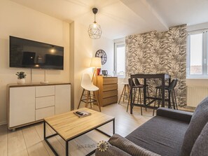 Unclassified image, 4 of 14, button - Modern Loft in Reims - Relaxation and Comfort (Reims)