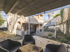 Unclassified image, 2 of 16, button - Comfortable Terrace Apartment in Reims (Reims)