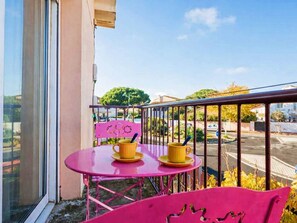 Outdoor dining - T3 with AC, parking, beach nearby - 5 guests (Canet-Plage)