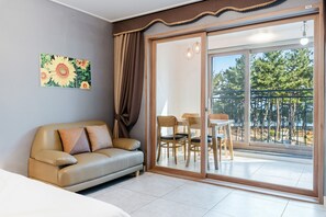 Basic Room, 1 Bedroom (Room 204 (Ocean View)) | 1 bedroom, free WiFi - Samcheok The Ggeullim Pension (Samcheok)