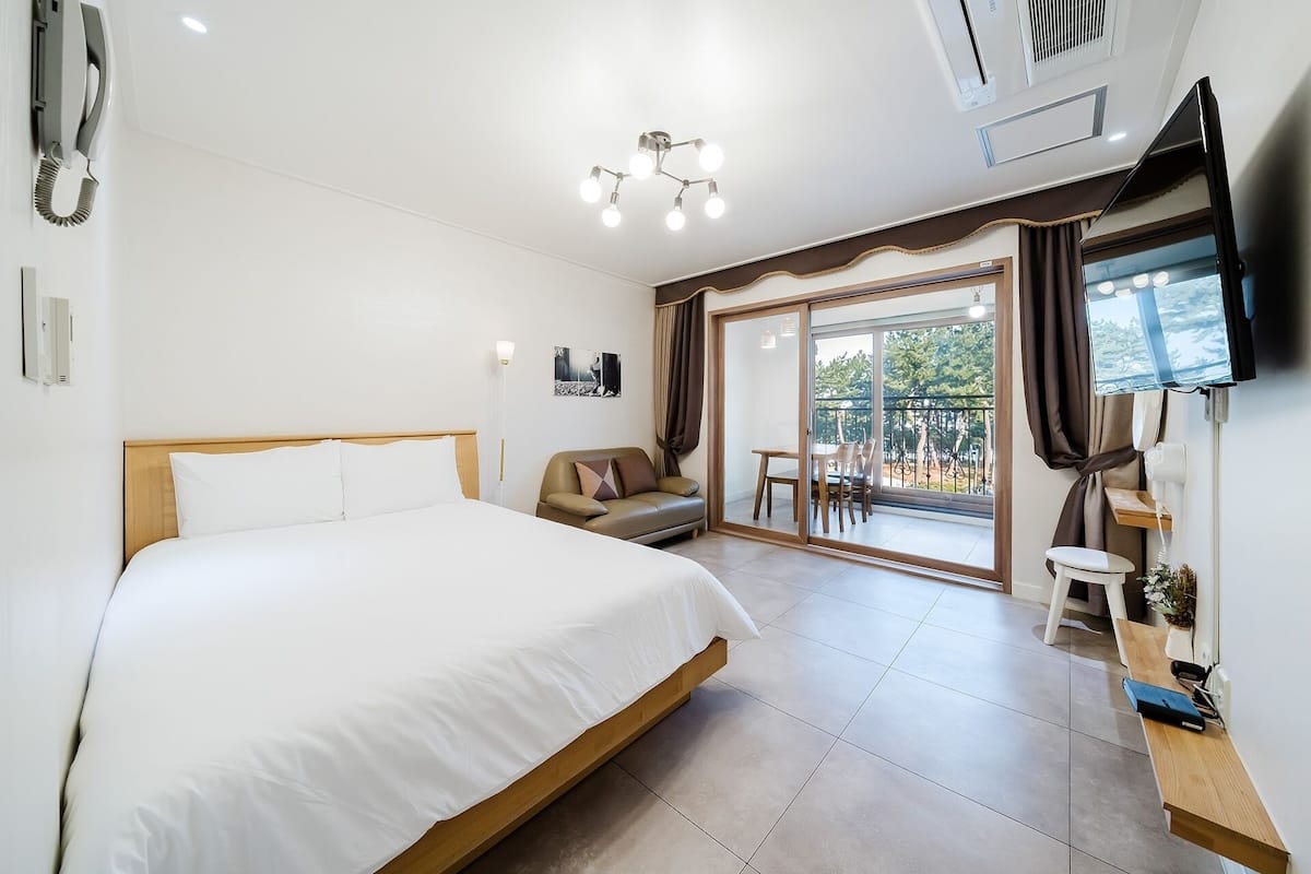 Basic Room, 1 Bedroom (Room 205 (Ocean View)) | 1 bilik tidur, Wi-fi percuma 