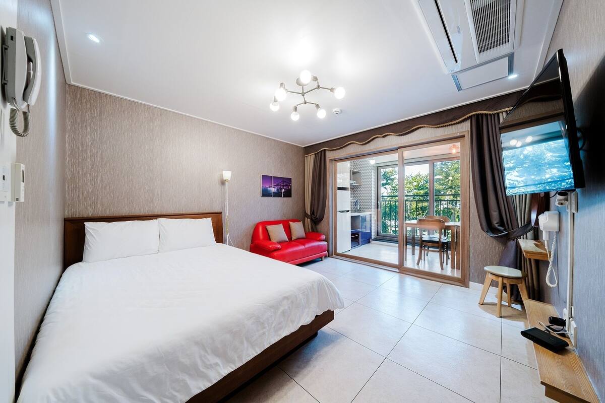 Basic Room, 1 Bedroom (Room 206 (Ocean View)) | 1 bilik tidur, Wi-fi percuma 