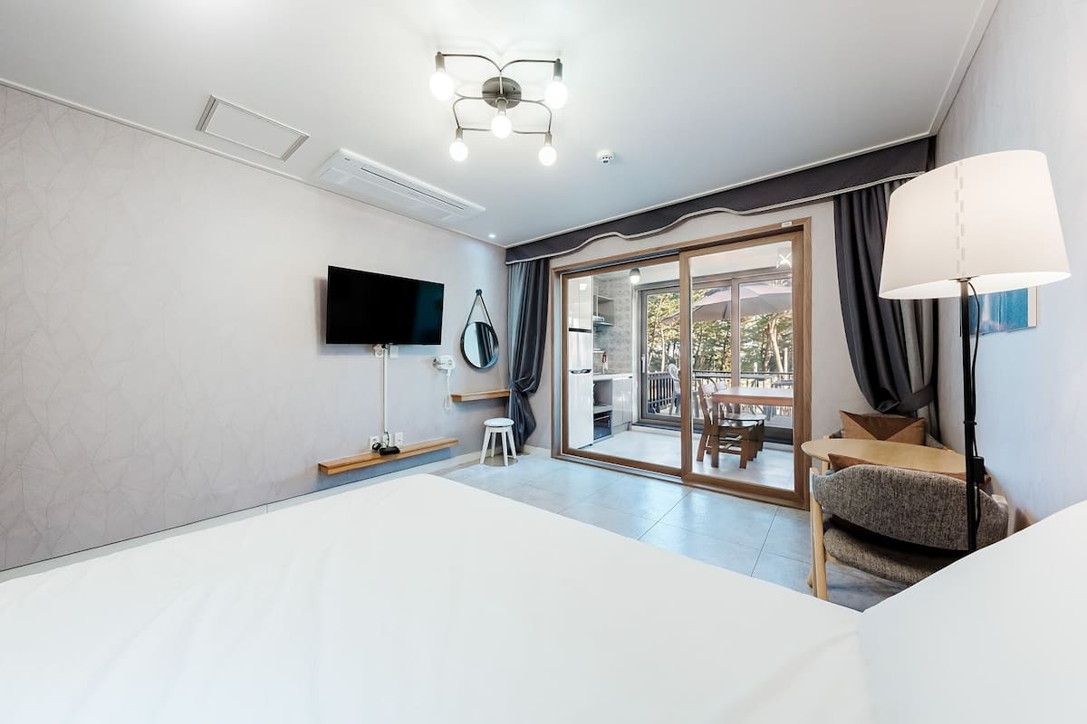 Basic Room, 1 Bedroom (Room 102 (Ocean View)) | 1 bilik tidur, Wi-fi percuma 