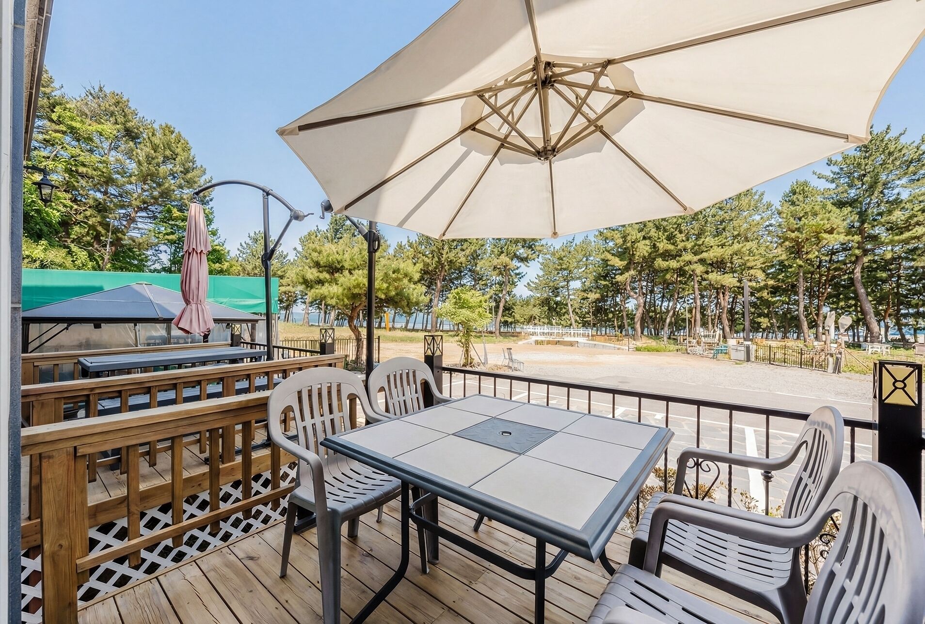 Basic Room, 1 Bedroom (Room 105 (Ocean View)) | 1 bedroom, WiFi (free)